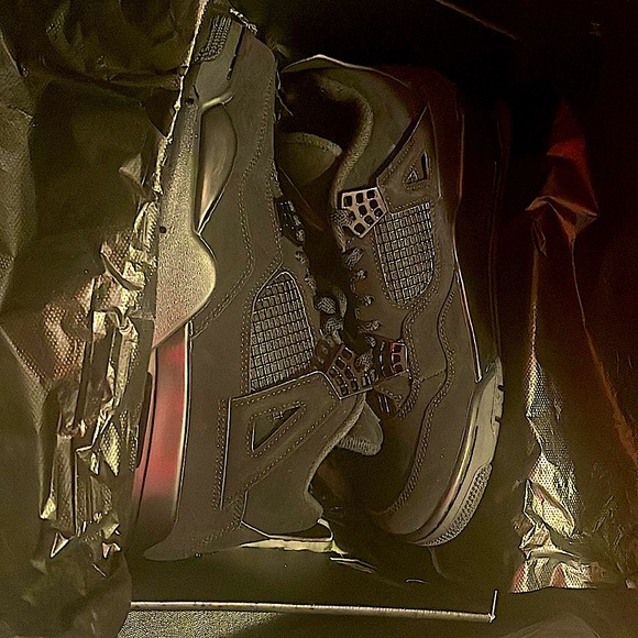 Black cats size 9.5 new never worn too small for me - Picture 1 of 4